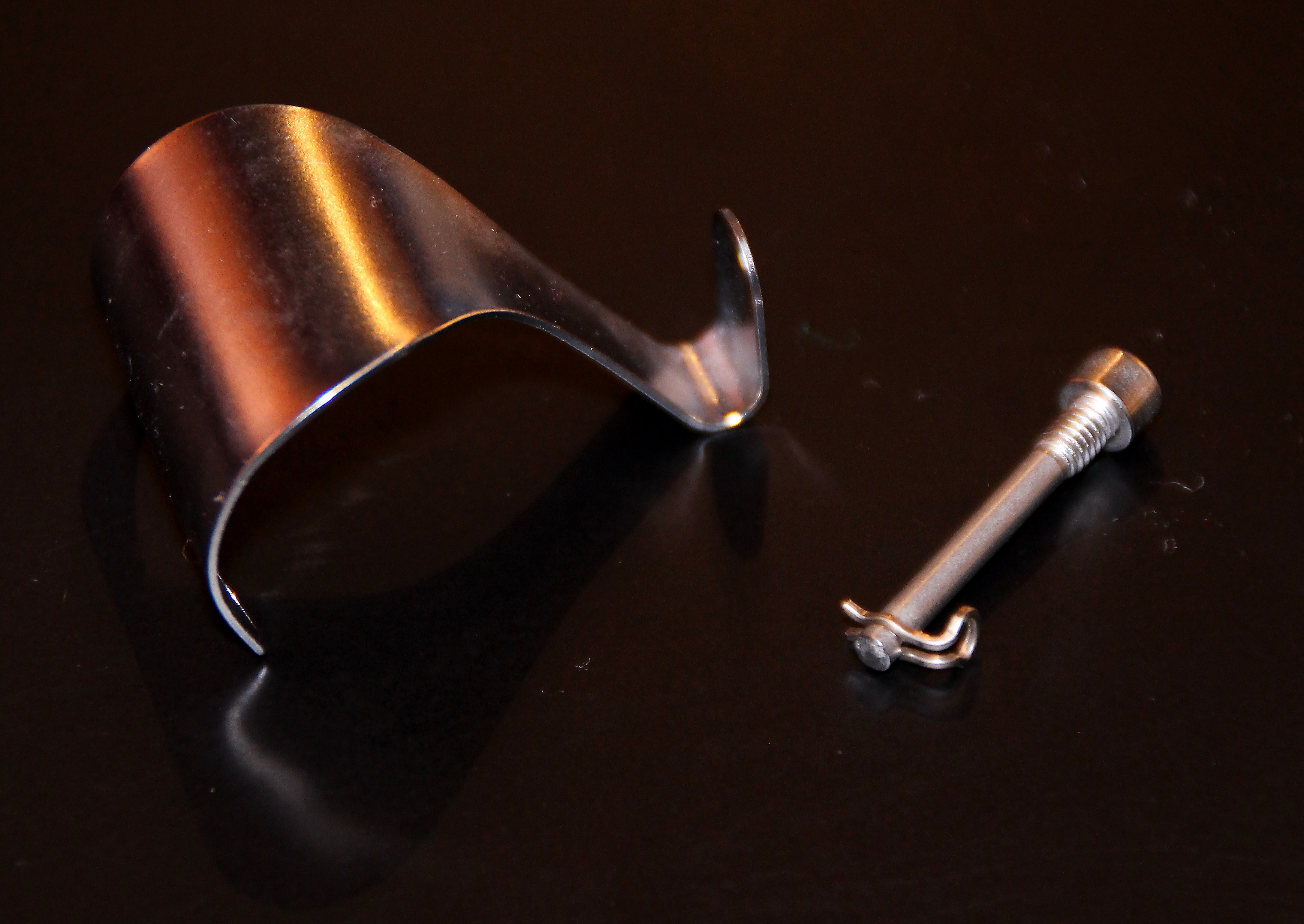 Bike mudguard from picture hook