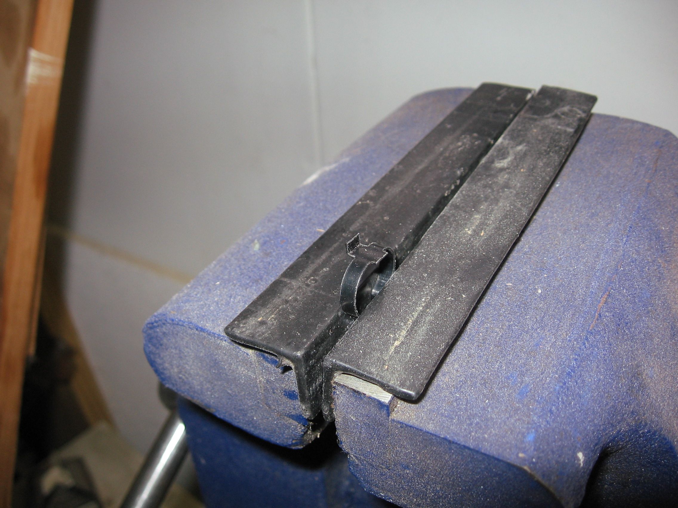 Tray Table Leg Clamp 4 Steps Instructables