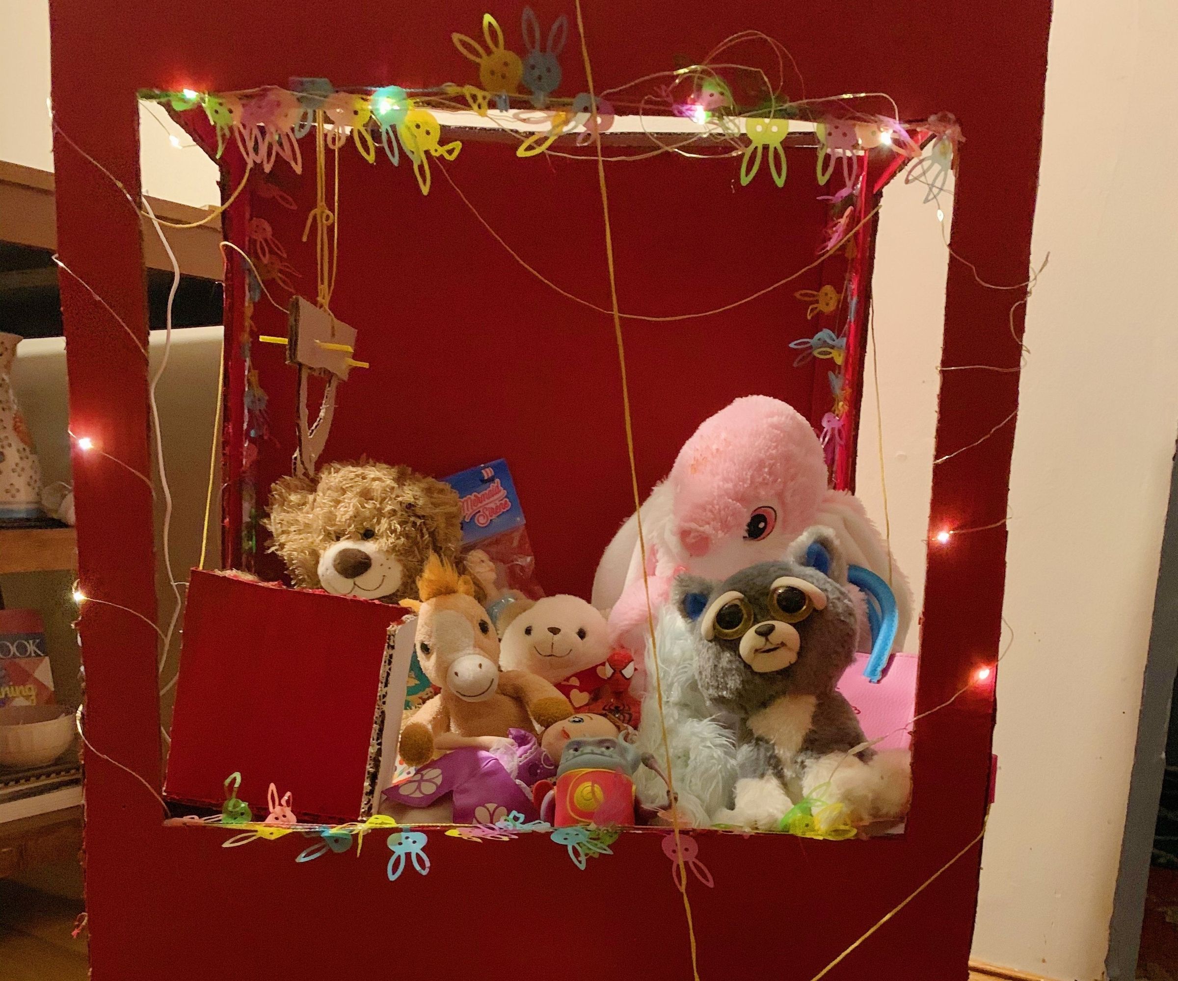 Claw Machine From Cardboard