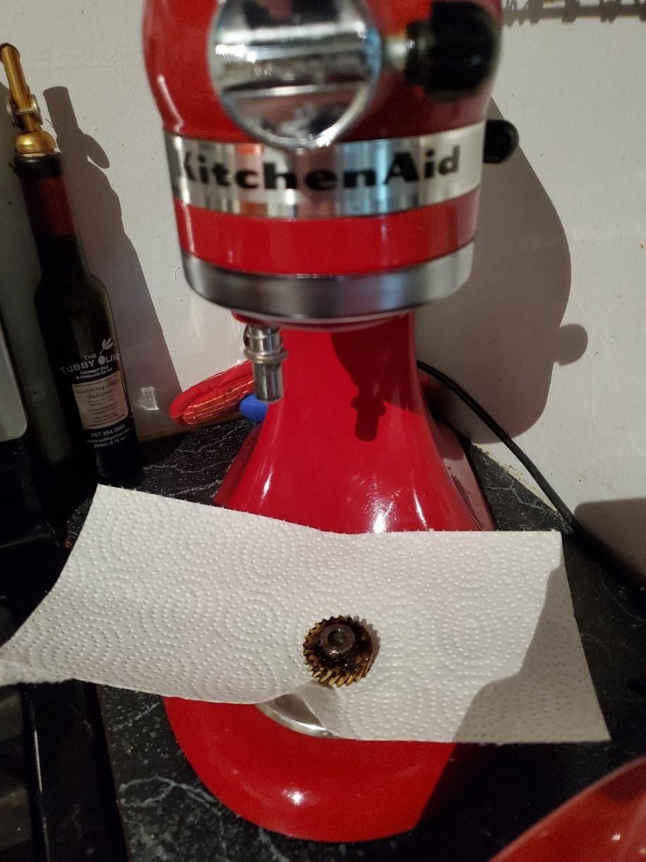 How to Fix a Kitchenaid Mixer That Isn'T Spinning 