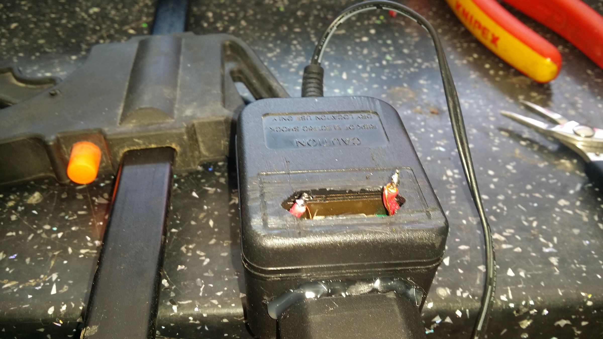 Make Your Power Supply to Fit in a Full Power Strip 10 Steps