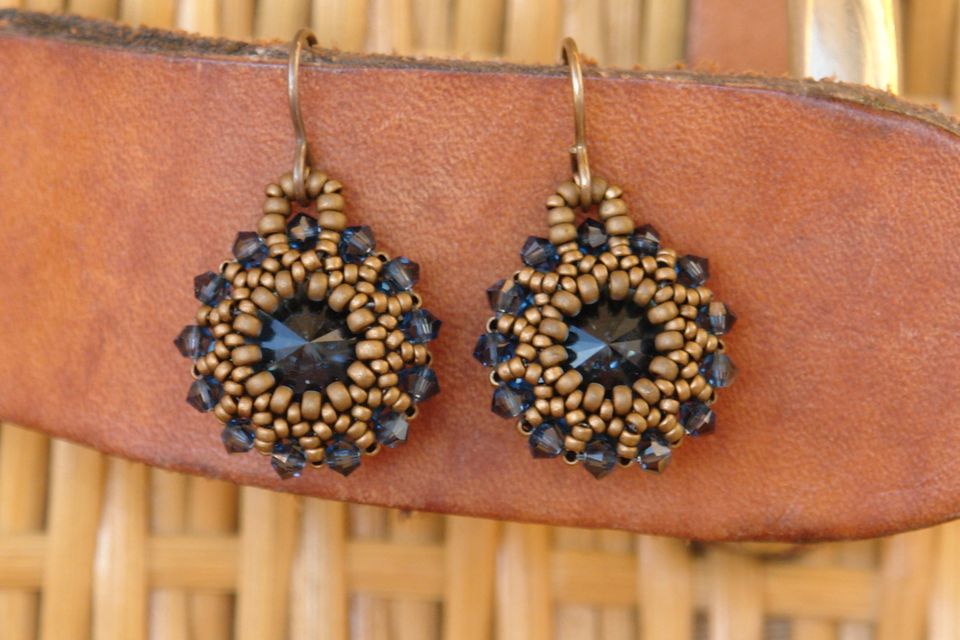 Sidonia's Handmade Jewelry - Rivoli Earrings Tutorial