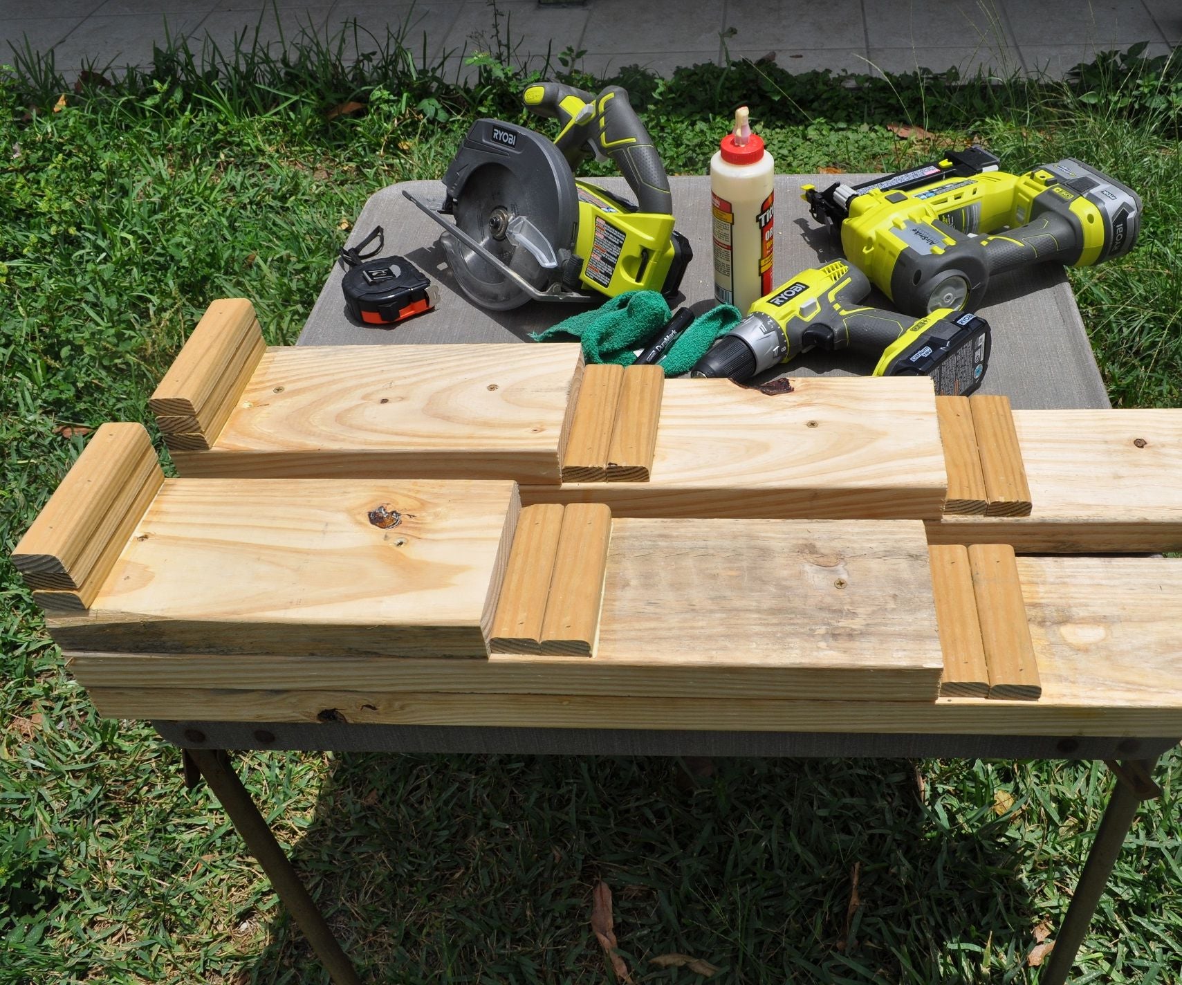 www.instructables.com