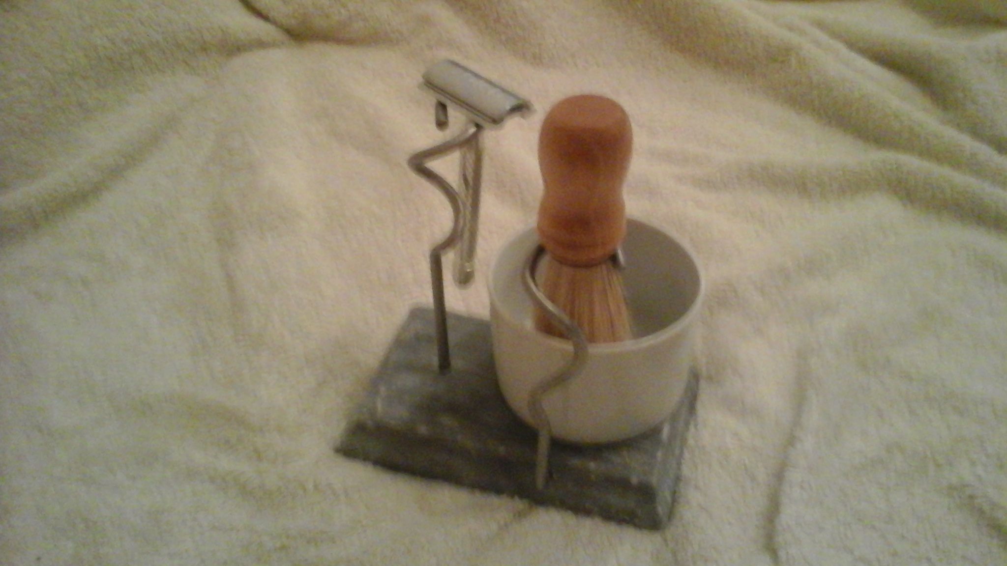 Shaving Stand 2