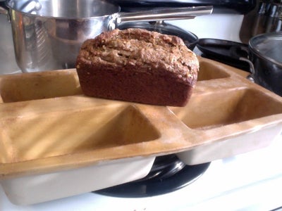 Seasoning Stoneware Baking Pans and Pizza Stones