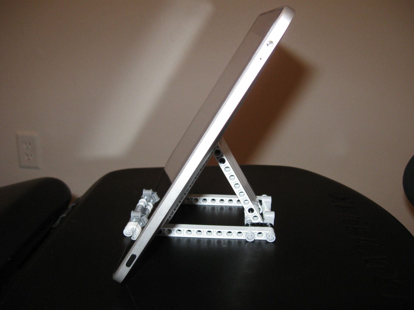 Portable LEGO IPad Stand 5 Steps Instructables