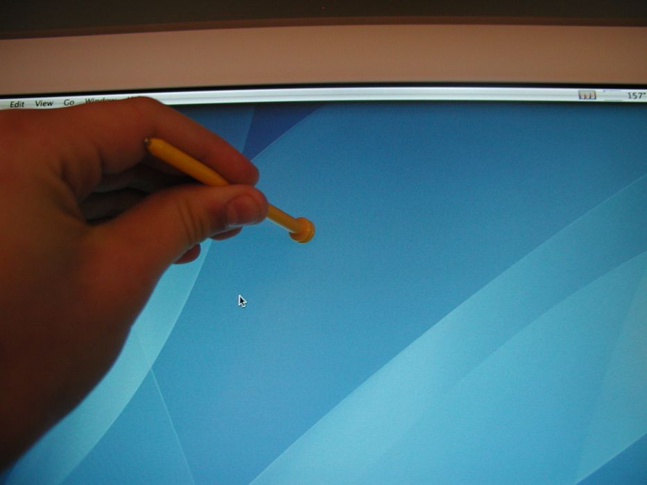 Fix a Stuck Pixel on an LCD Monitor : 5 Steps (with Pictures ...