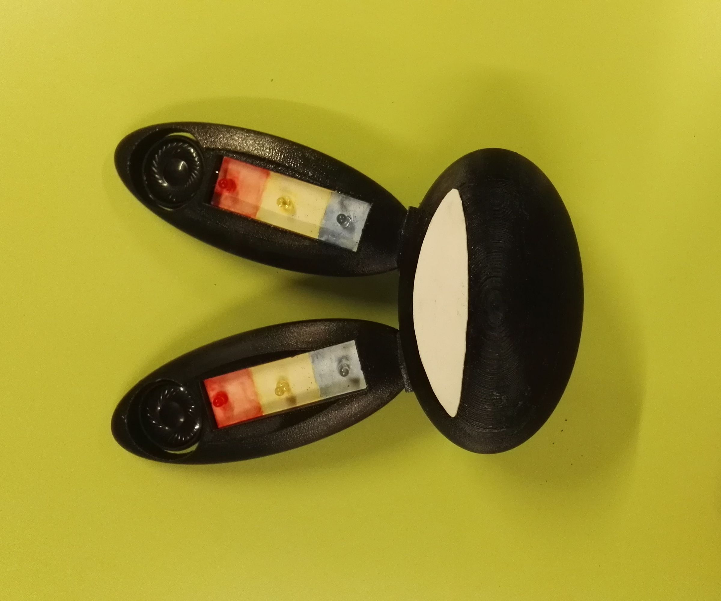 3D Printed Pogo-inspiried Bluetooth Stereo With (questionable) Pulsing LED