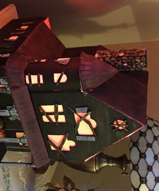 Miniature Light-up Tabletop Haunted House 