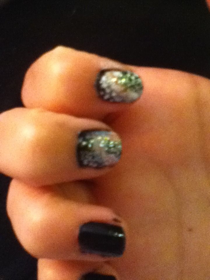 Amazing Galaxy Nails