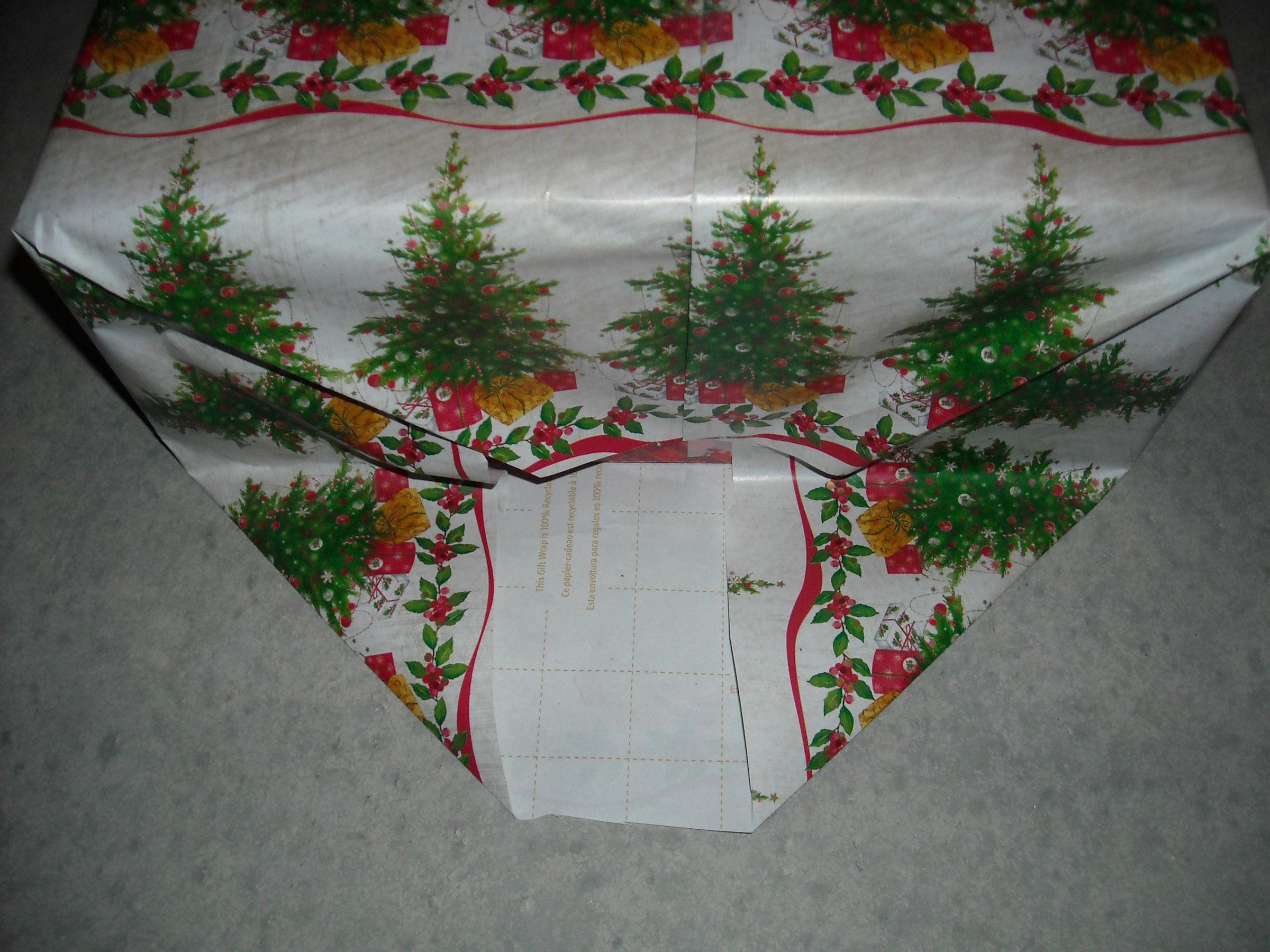 How to Wrap a Rectangular Gift : 8 Steps - Instructables