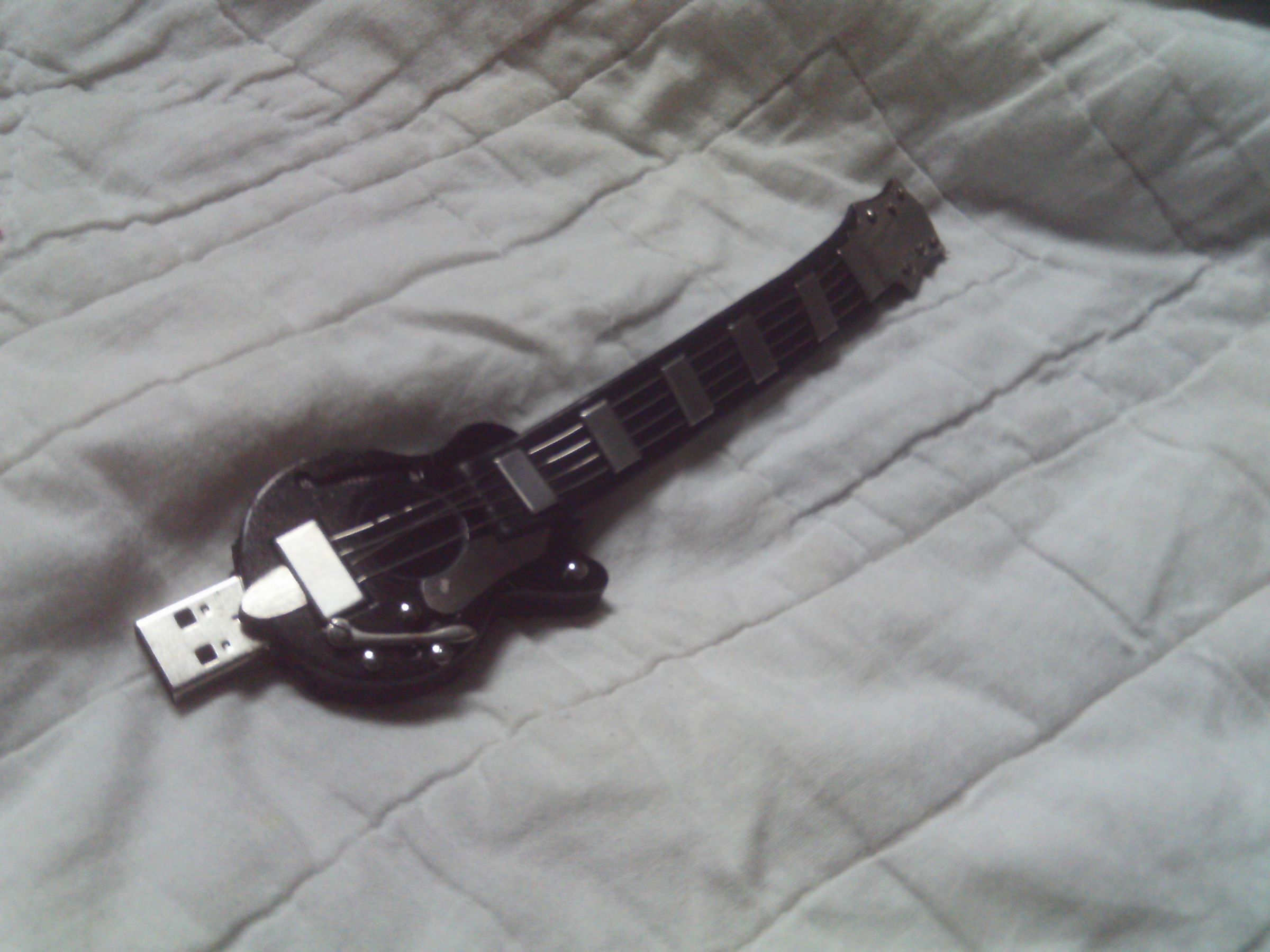 Flash Drive Guitar!