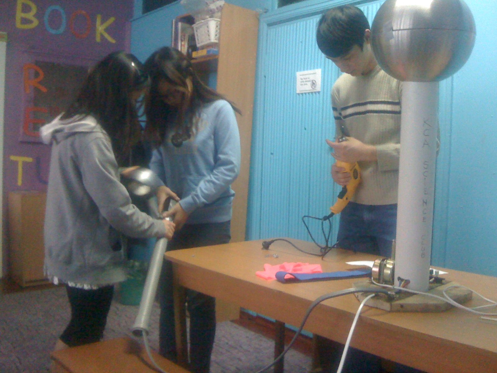 KCA Science Club "Van De Graaff"