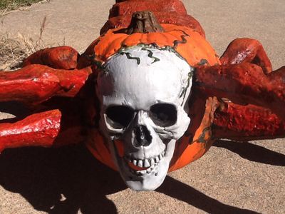 Making a Scorpion Pumpkin Monster (Scorpunkion)