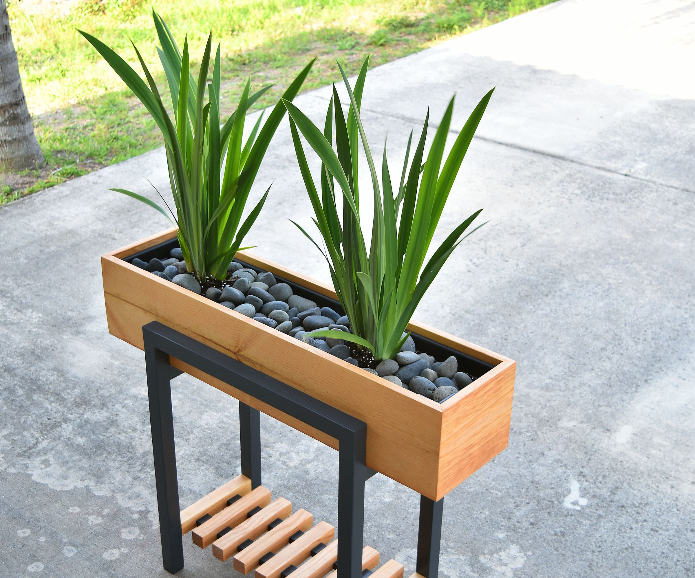 HOW TO MAKE a RAISED PLANTER BOX