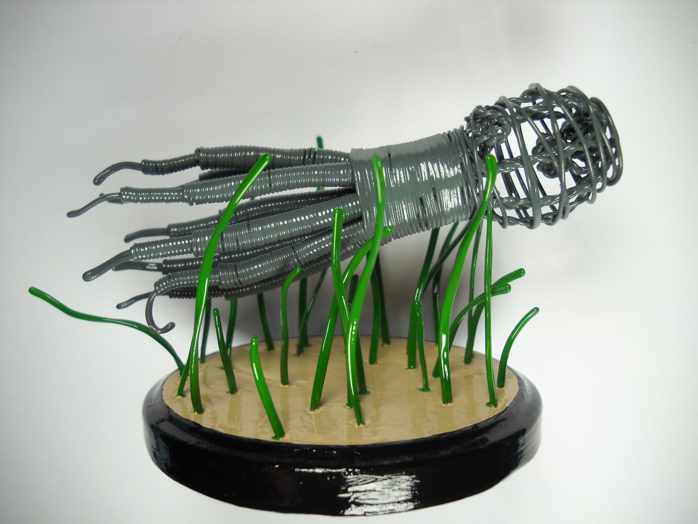 How to make a wire octopus sculpture (simplified). Cheap and easy but possibly not so quick.