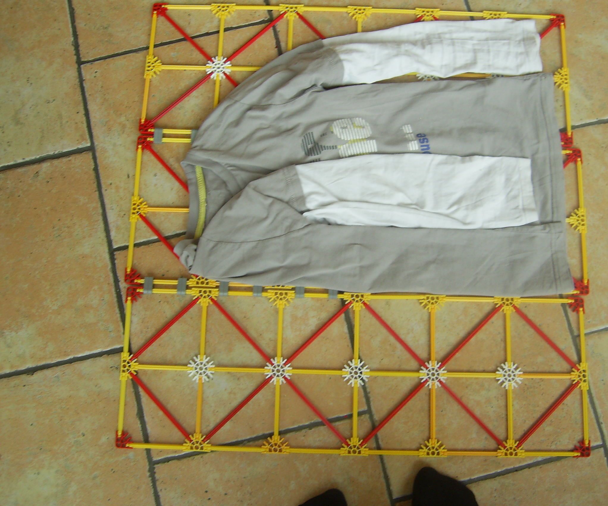 Knex Clothes Folder 2