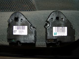 How to Remove Driverside/passanger Side Temp Controll Actuators in 04 Chevy Siverado