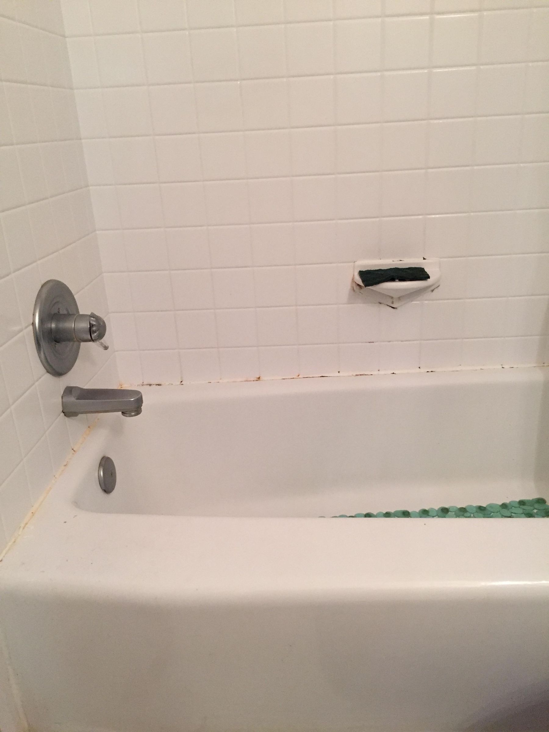 A Filthy Guide to Recaulking Your Filthy Bathtub 11 Steps Instructables