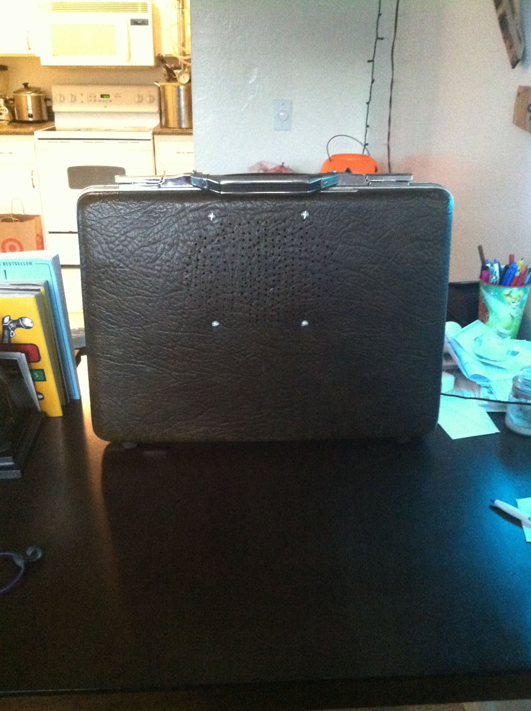 Briefcase Boombox Portable Speaker Instructables