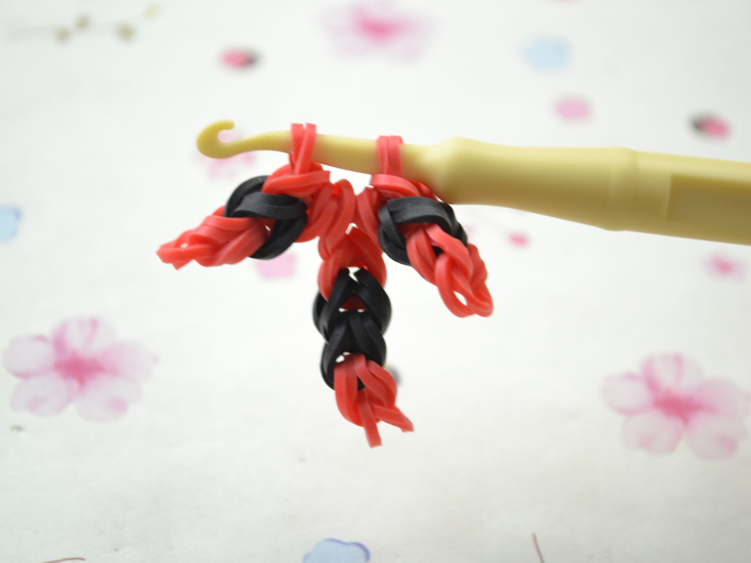 2 Steps Tutorial to Make Simple Rubber Band Cross Earrings Without a