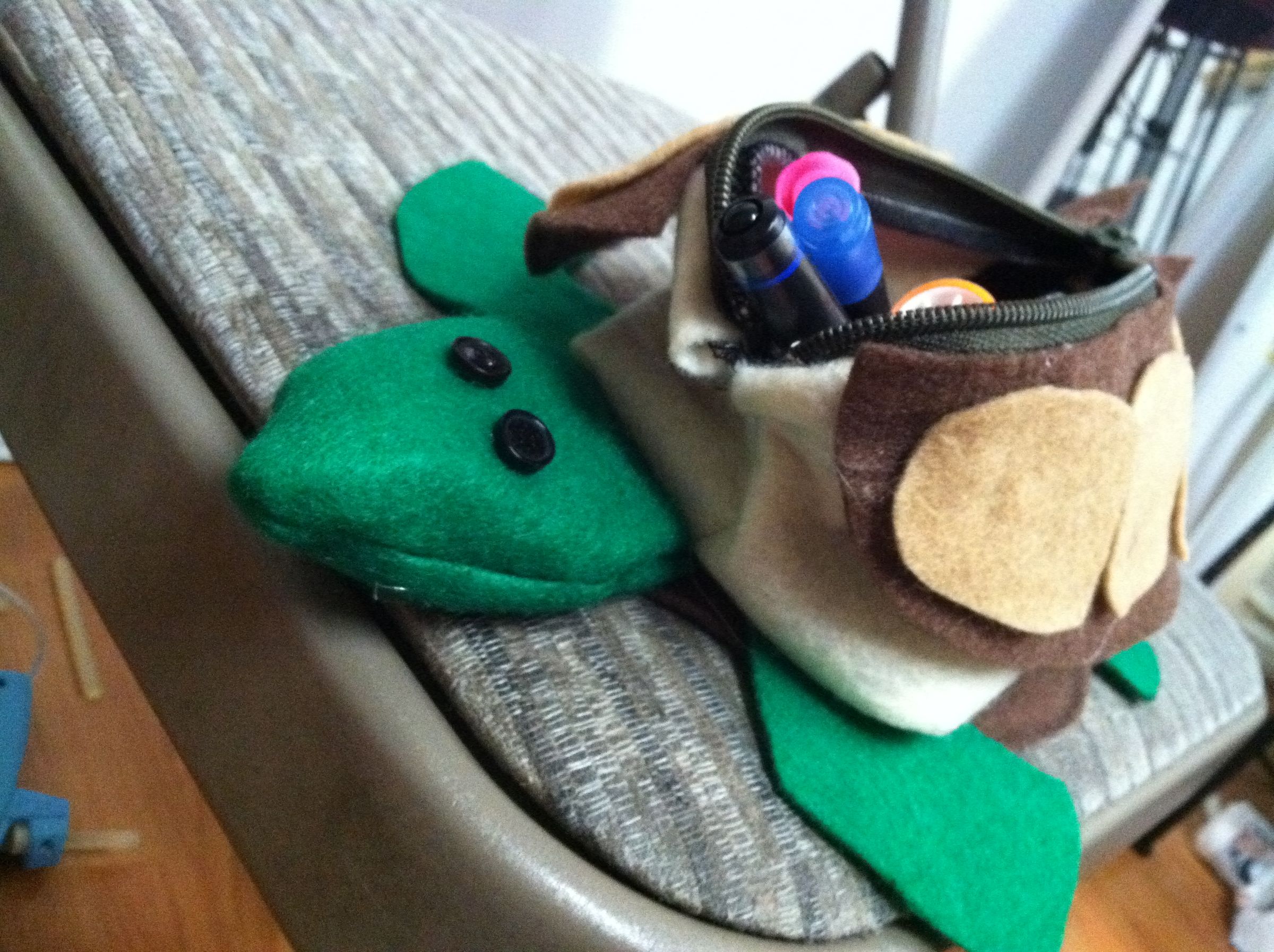 How to Make a Turtle Pencil Bag !!!