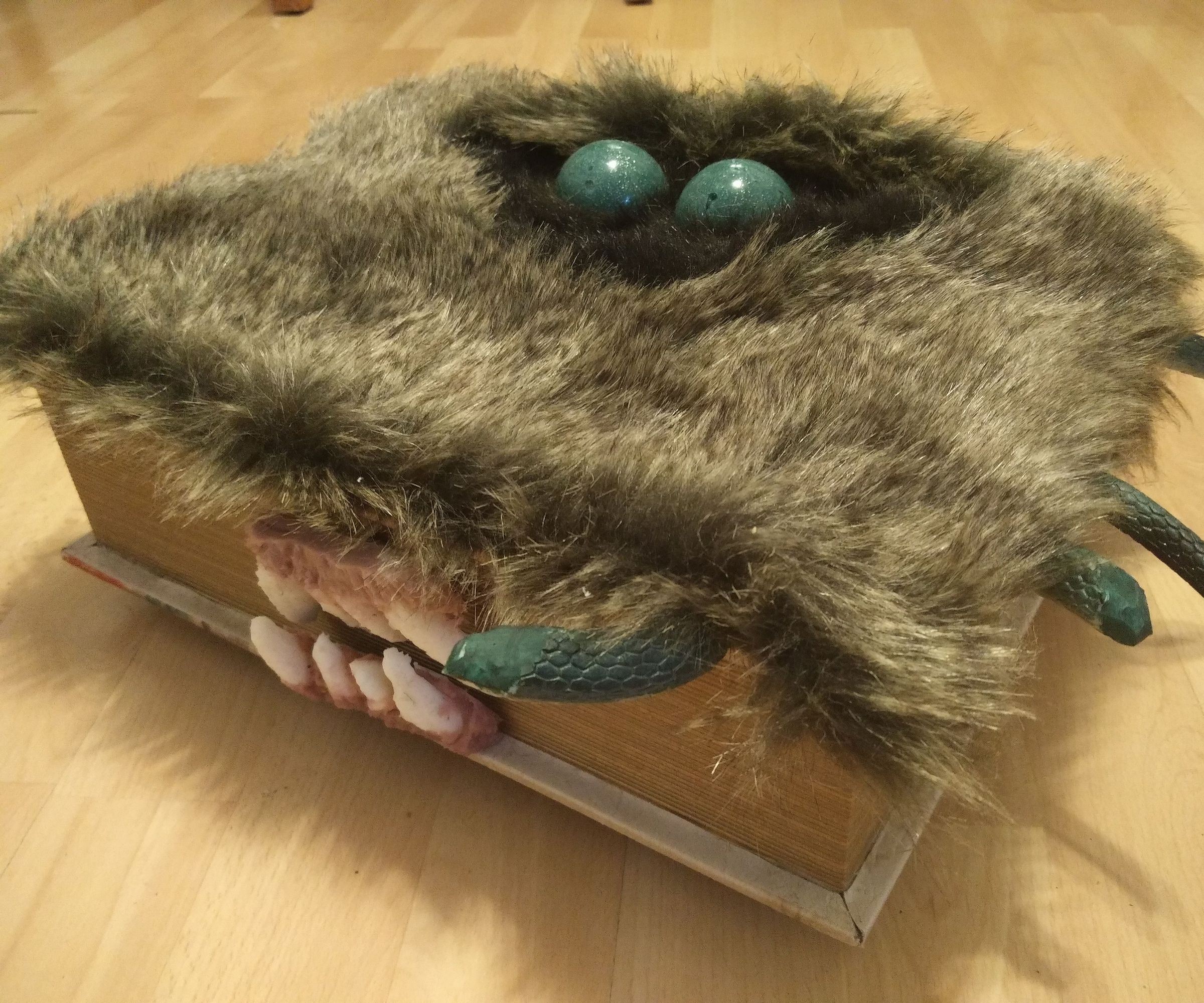 The Fast and Furrious Monster Book - Bluetooth Controlled