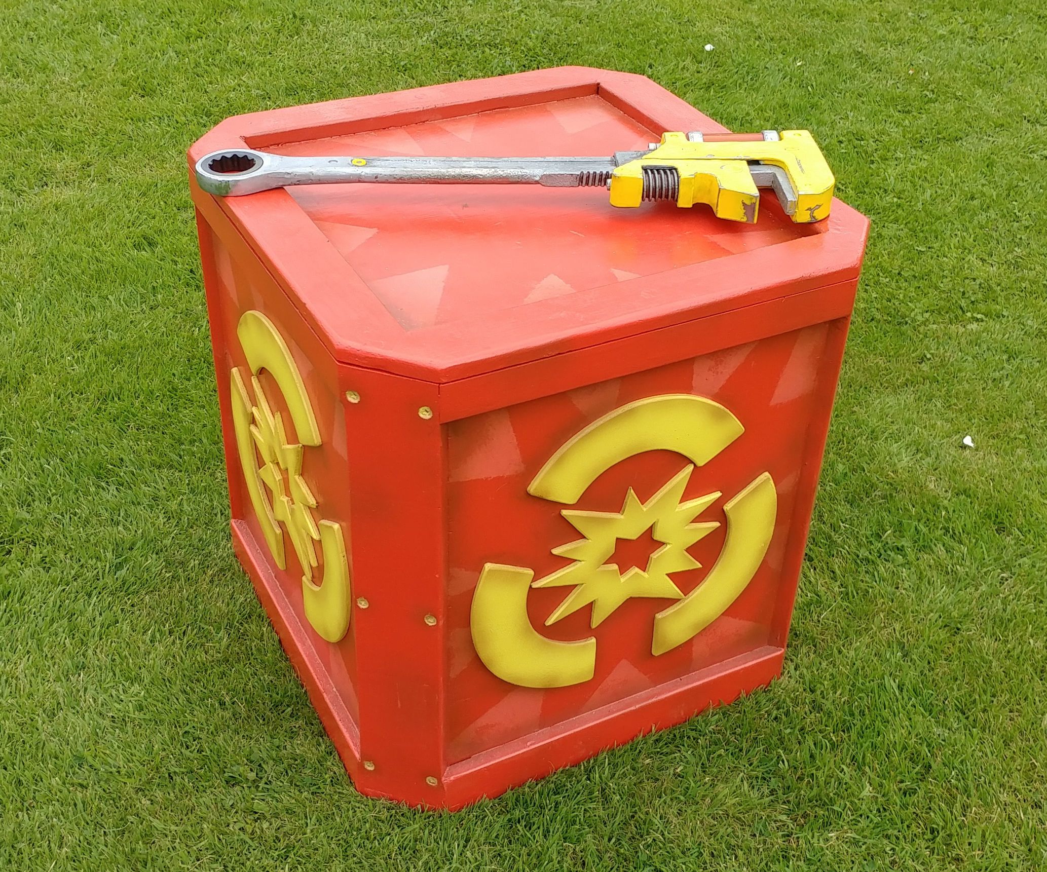 Wooden Ratchet and Clank Explosive Crate