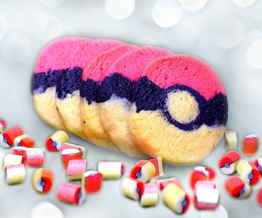 Pokéball Log Sugar Cookies