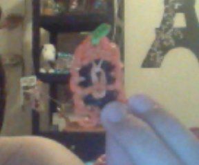How to make a pumpkin charm (with face)