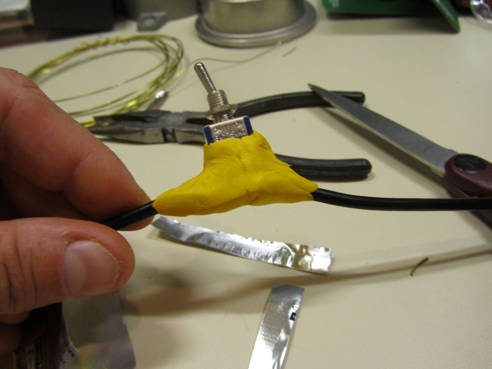 On/Off Switch for a USB-Powered Device : 4 Steps - Instructables