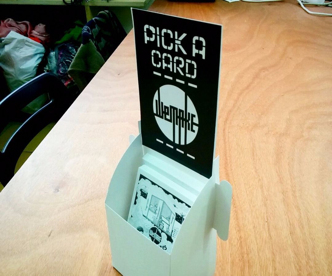 Dispenser Di Cartoline in Cartoncino E Vinile