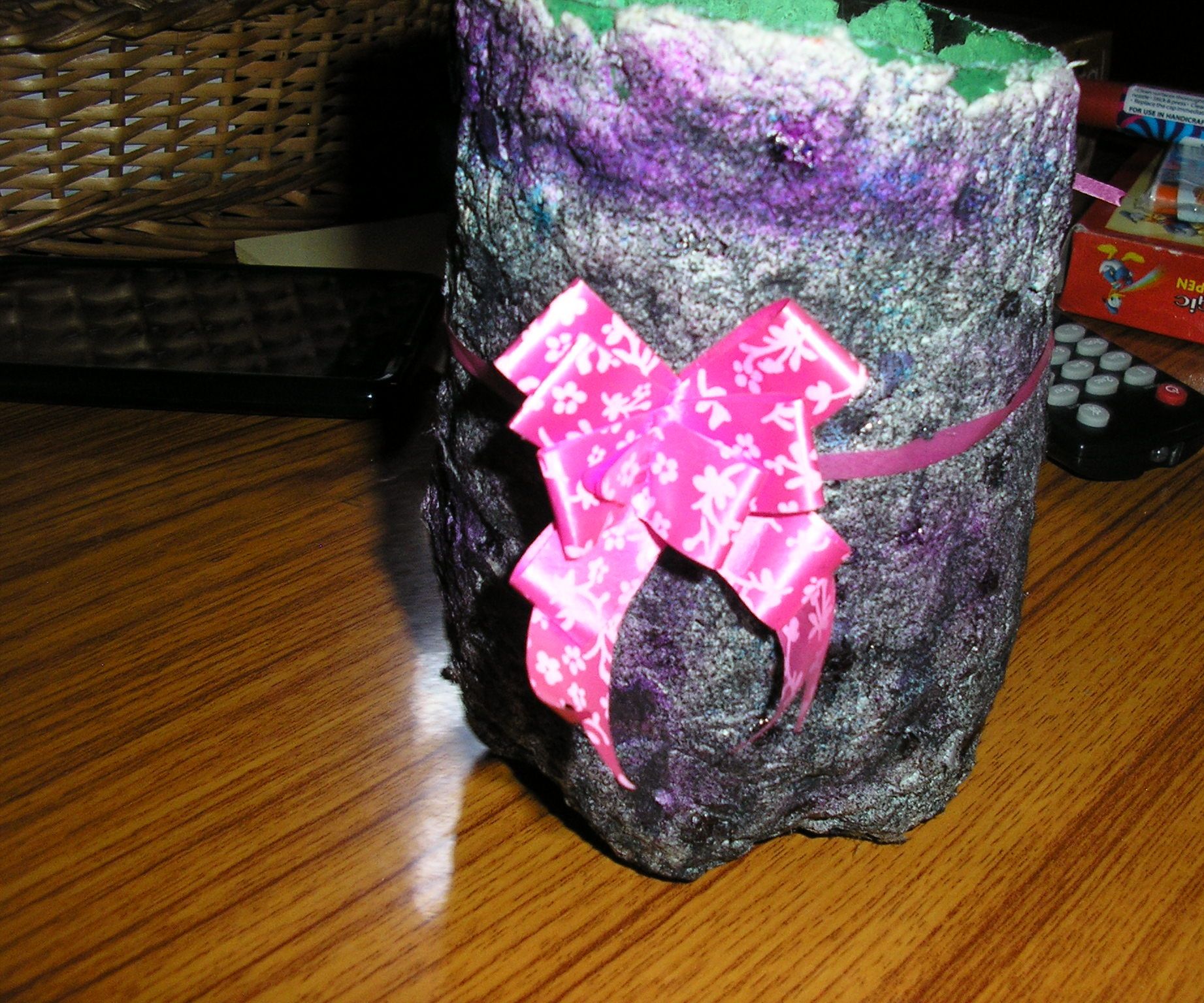 Very Easy to Make Pencil / Pen Holder Using Papier Mache.