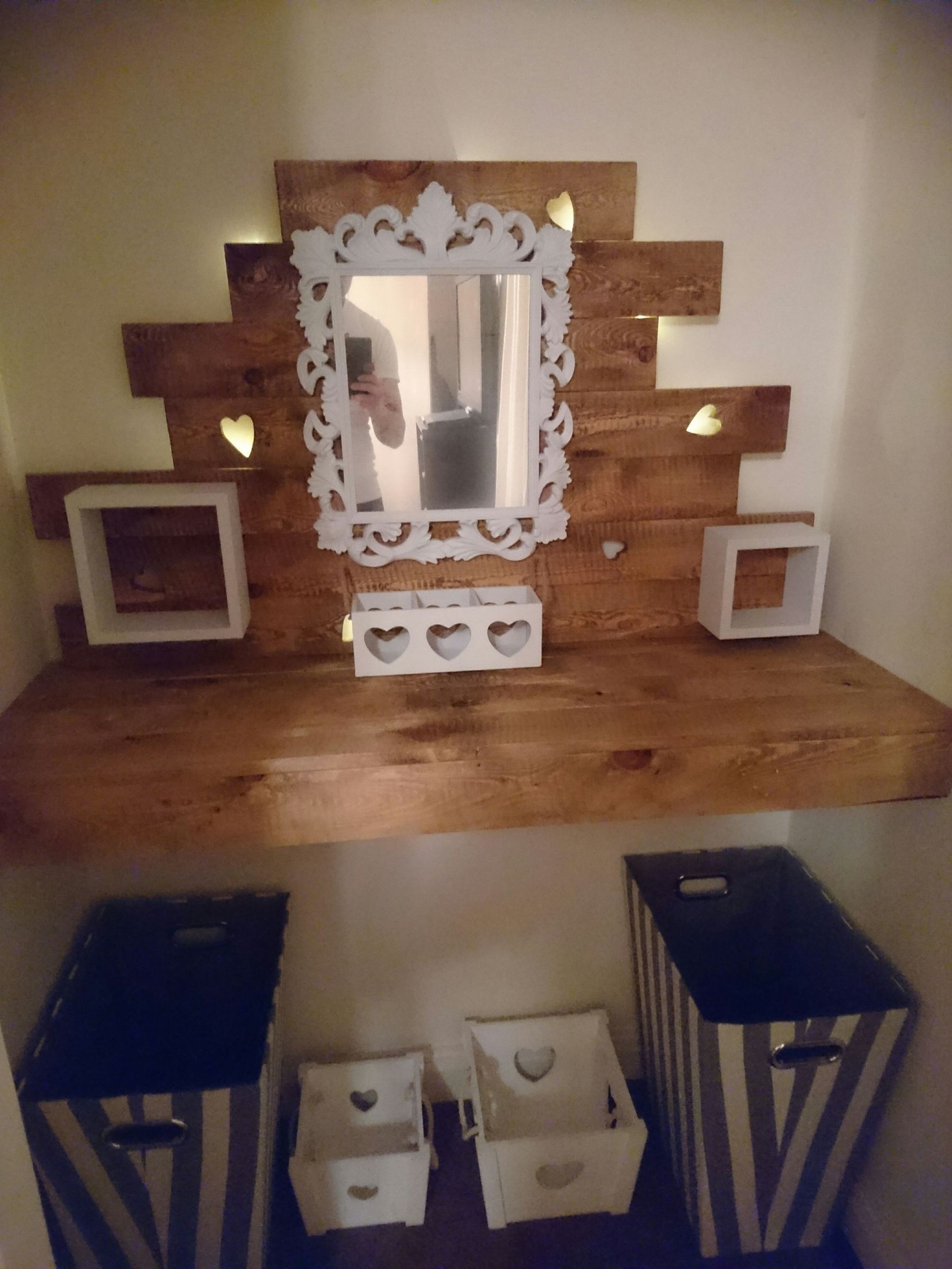 Make-up / Dresser
