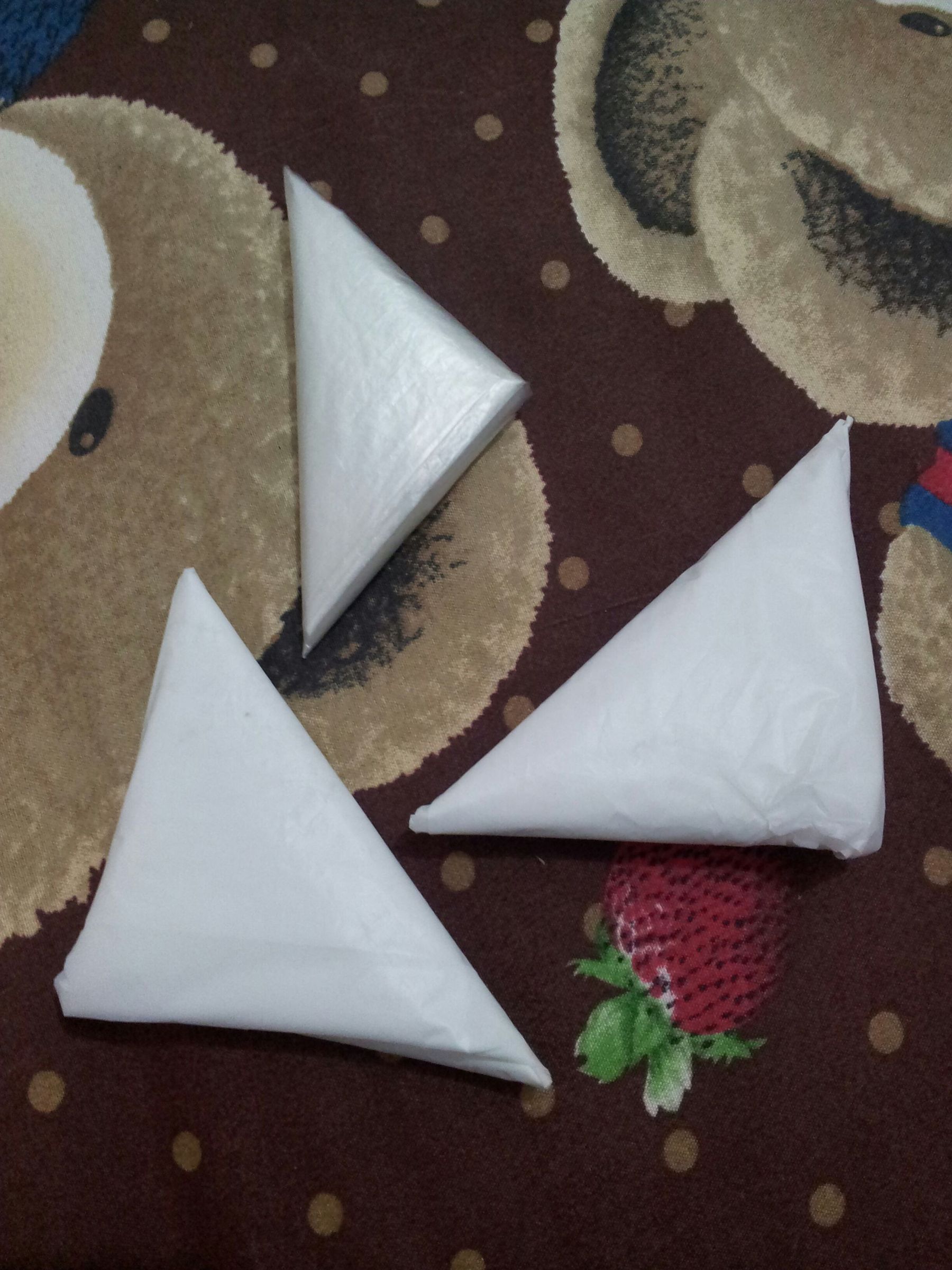 How to Fold a Plastic Bag (with Pictures) Instructables