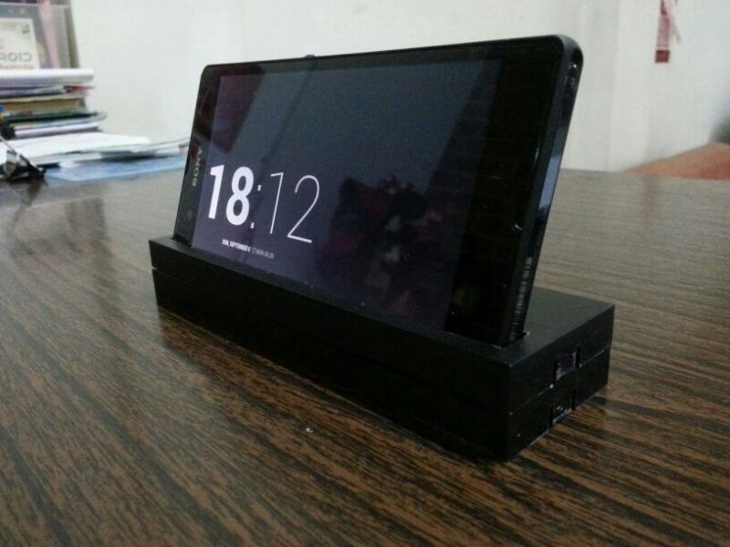 DIY Sony Xperia Z Desktop Charger