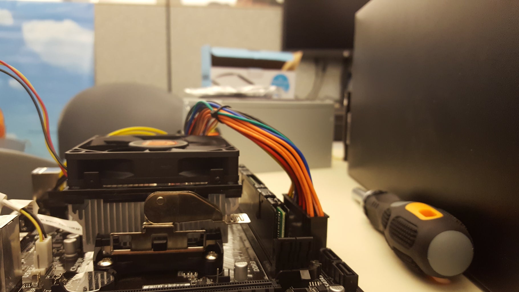 How to Build a Computer : 8 Steps (with Pictures) - Instructables