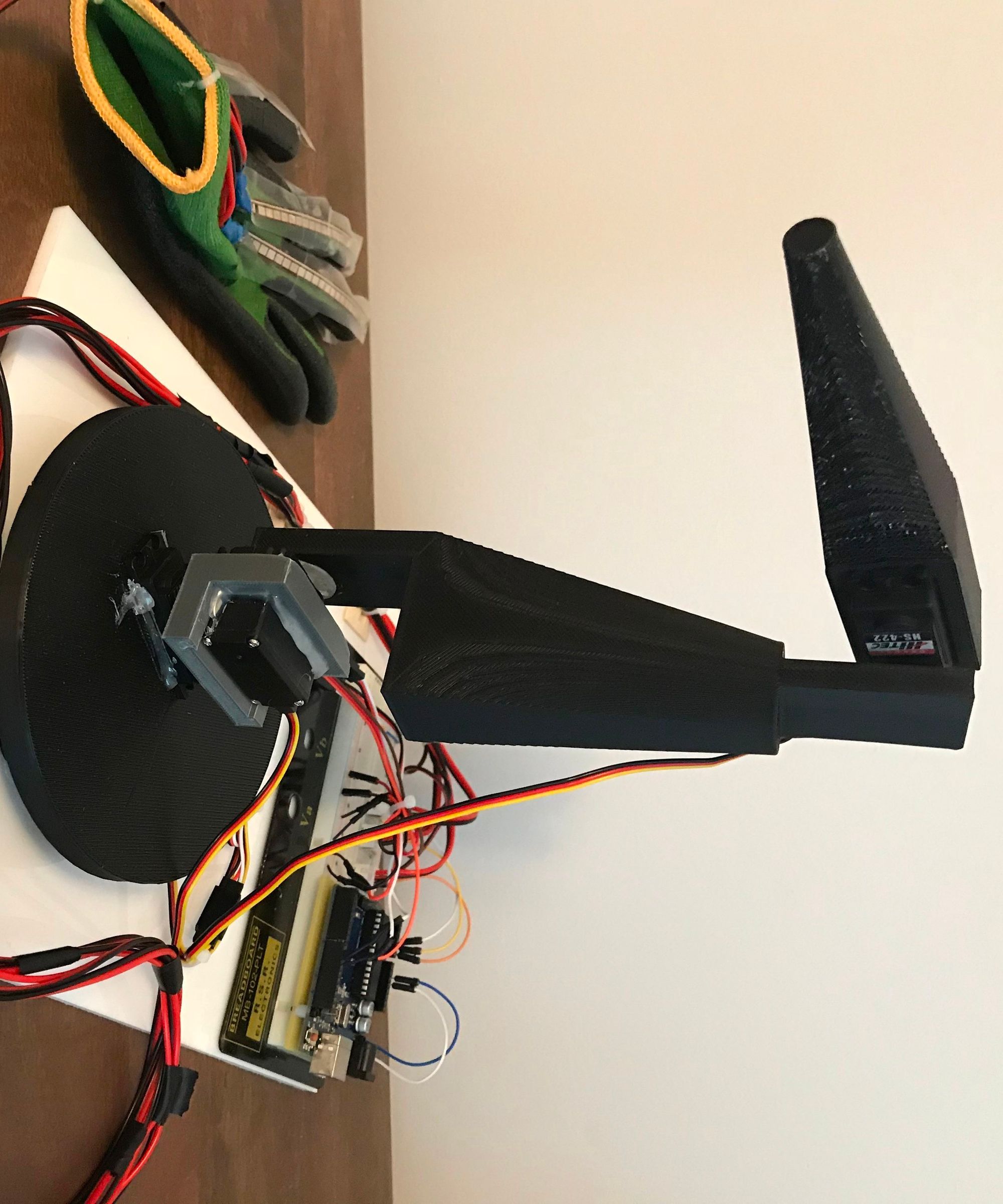 Robotic Arm Controlled by Glove