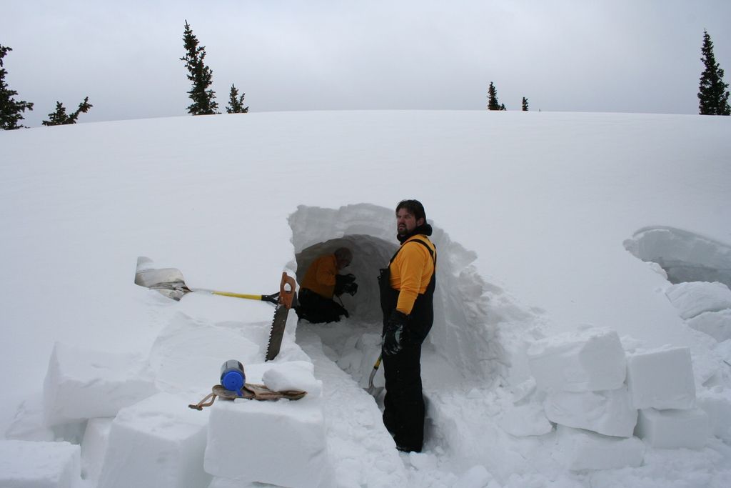 Snow Caving How To Build A Snow Cave