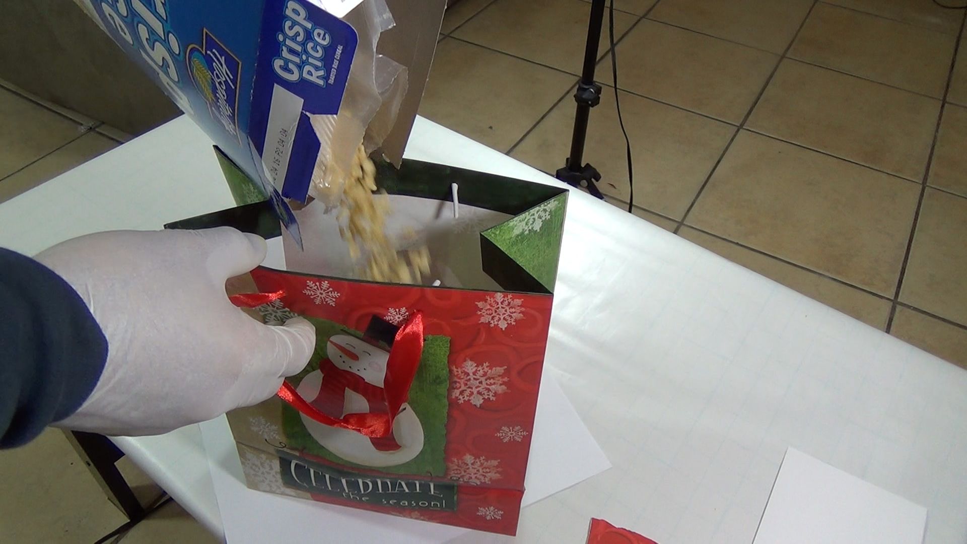 10 Christmas Gift Pranks You Can Do on Family and Friends! : 10 Steps