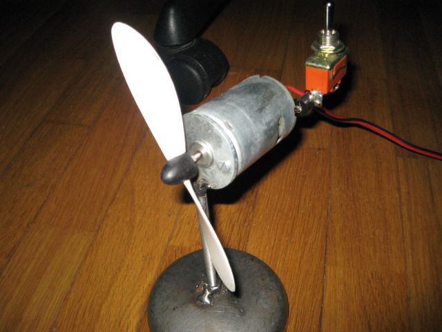 Speed simulator for racing games or coaster simulators