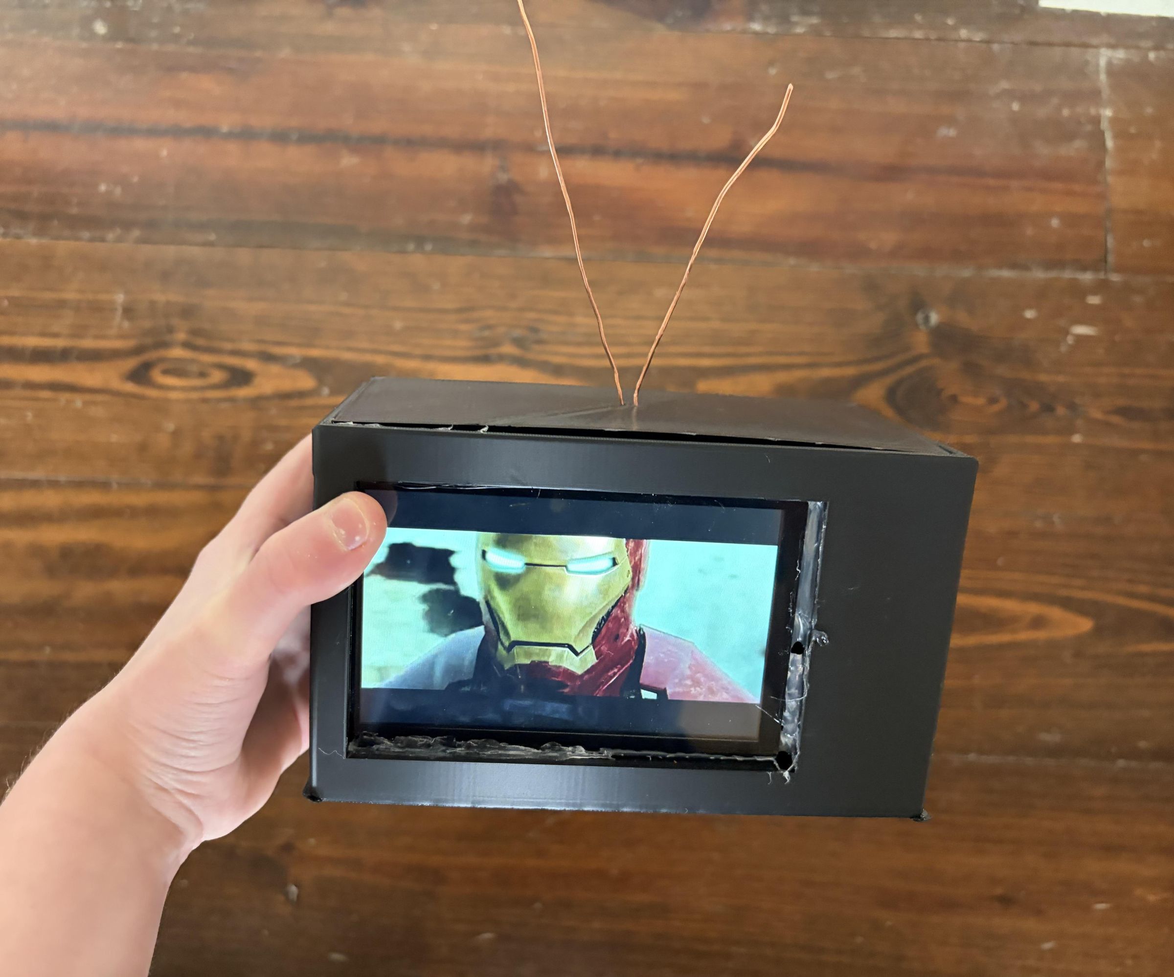 Working Mini TV With Raspberry Pi!