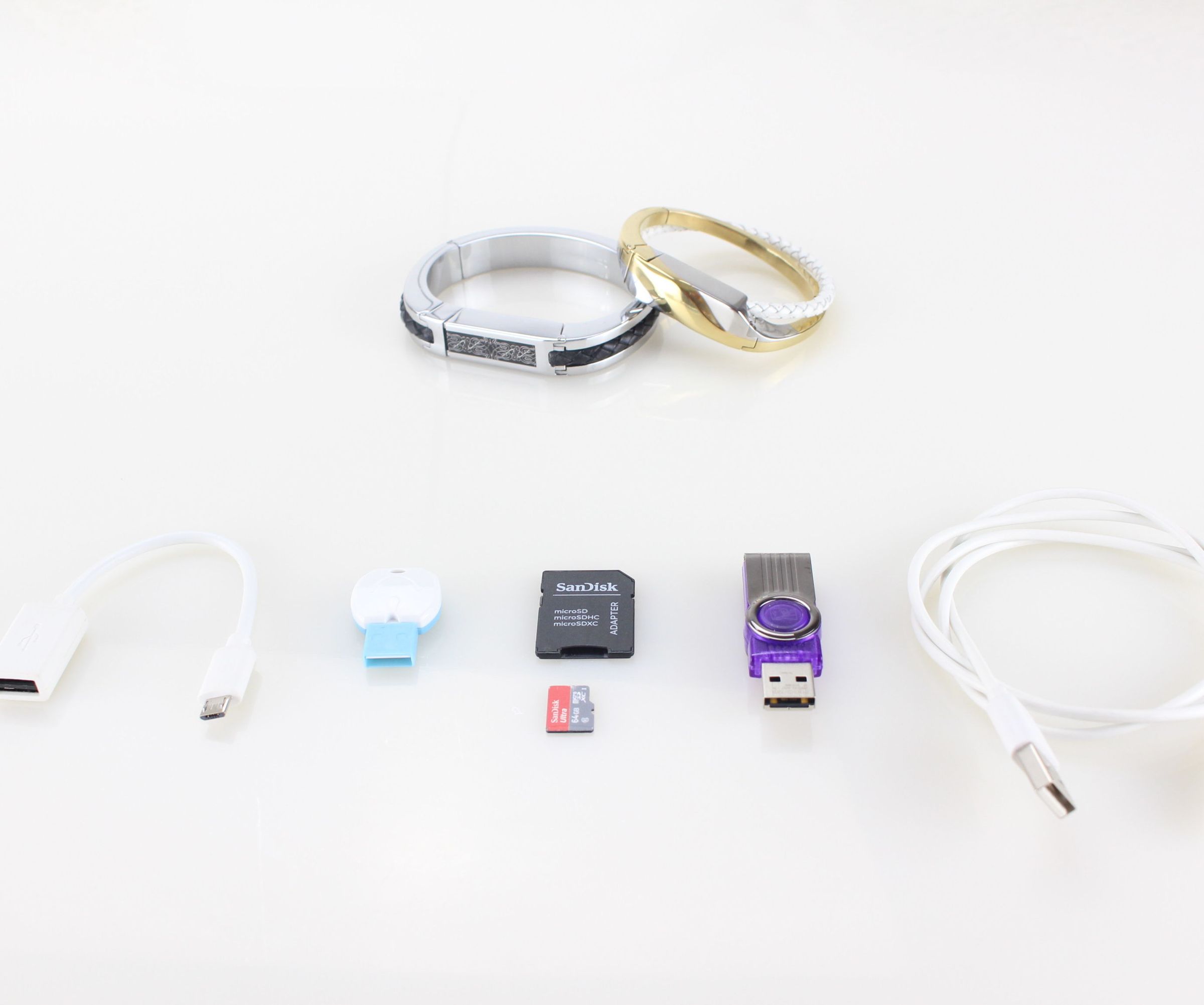 A Fashion-first Bracelet Combines 5 Gadgets in 1 for Smartphones (Part II)