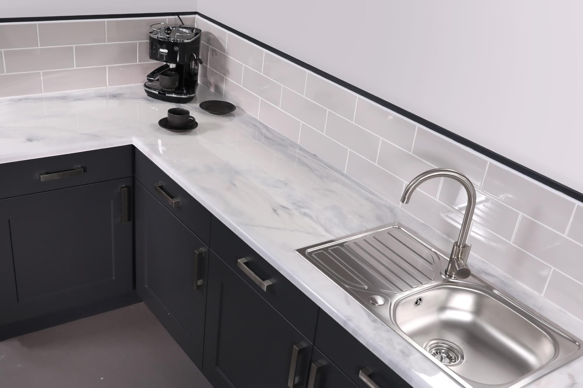 DIY Resin Countertops Using Clear Epoxy Coating Resin and Pigments 11