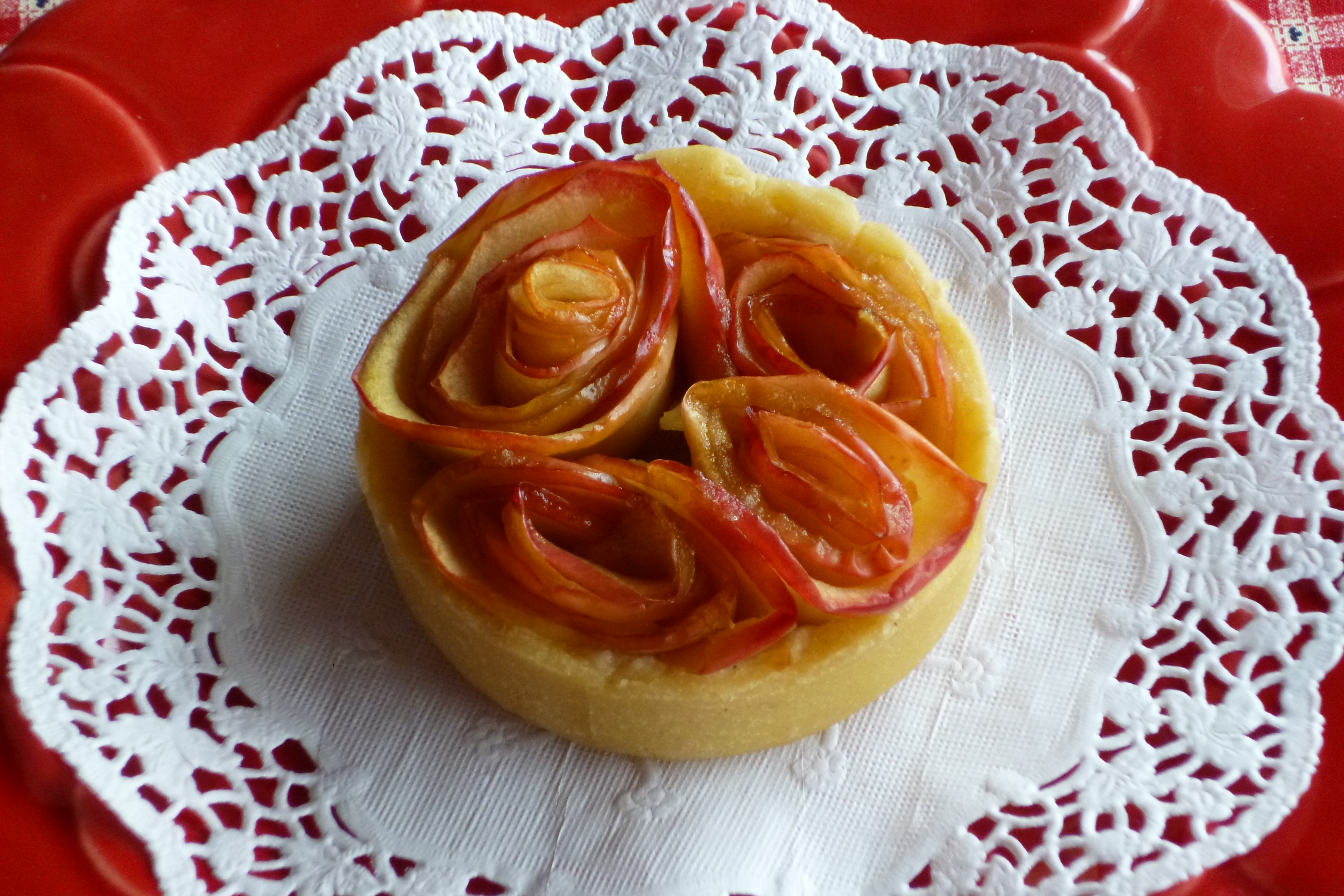 Mini Rosebud (Apple) Pies - With a Gluten Free Option