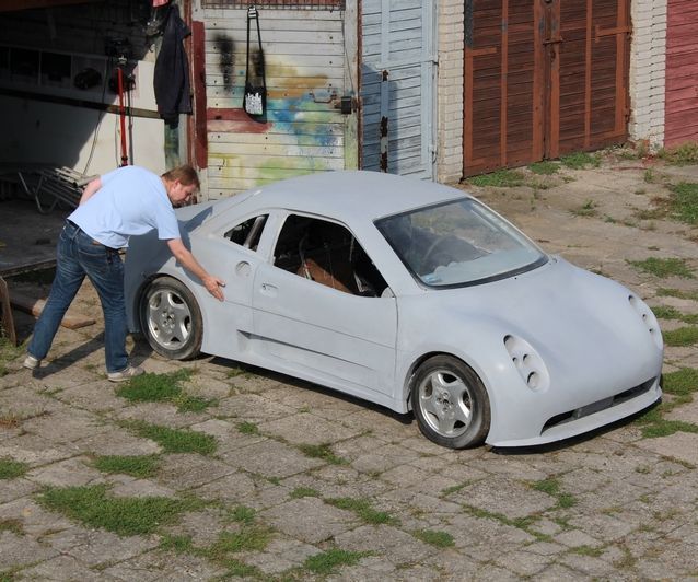 KOZMO - Cool, Small Sportscar