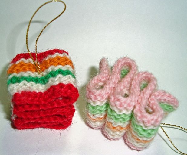 KNIT RIBBON CANDY ORNAMENTS