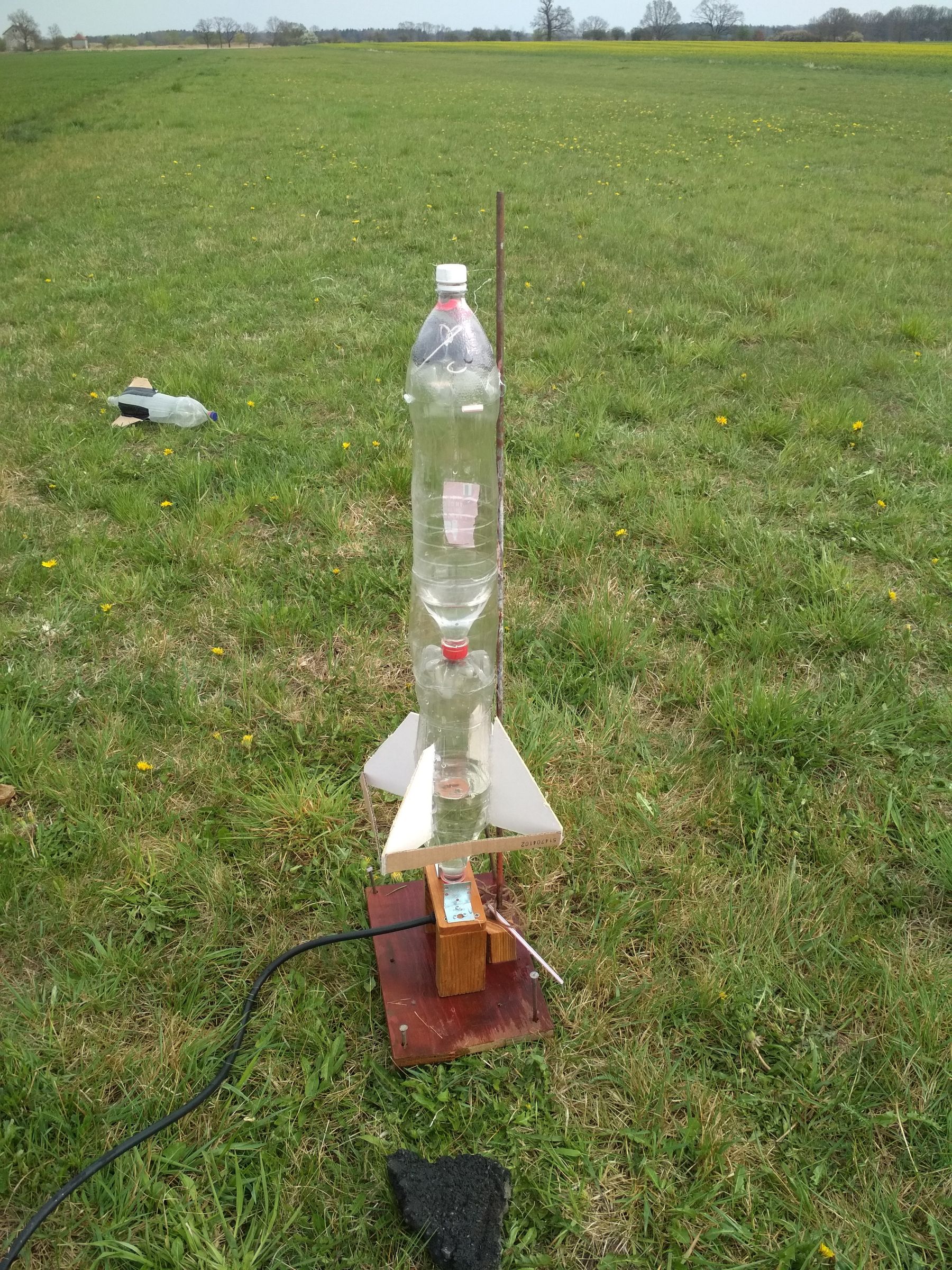Cots Water Rockets A Two-bottle Water Rocket That Flies Up to 400 Feet High : 5 Steps ...