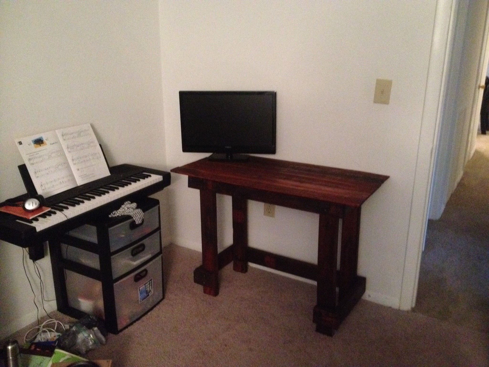Pallet Wood Simple Desk