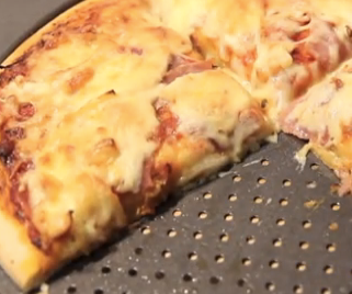 How to Make a Pizza From Scratch